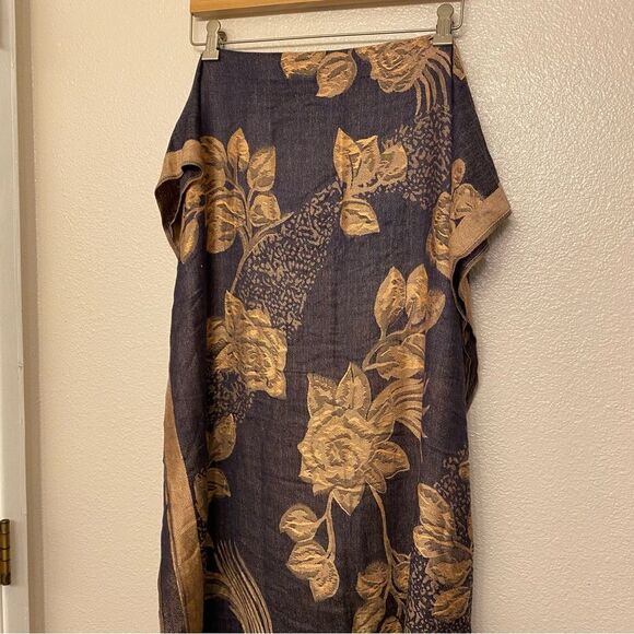 Ama Waterways navy blue beige tan large floral print fringe Scarf 28x76 - Picture 5 of 10